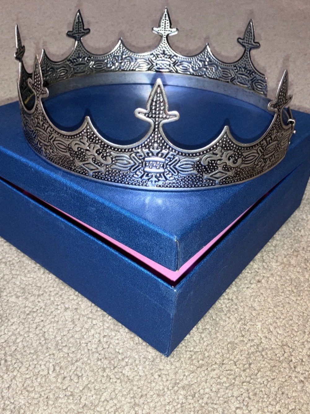 Crown, NIP